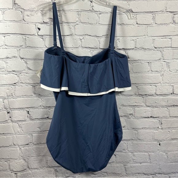 Coco Reef Contours Ruffle Patented Shapemaker® Bandeau One Piece Swimsuit 14/38C - Picture 2 of 8